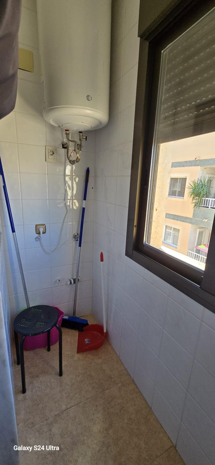 4 Bed, 2 Bath, ApartmentFor Sale, Torrevieja, Alicante