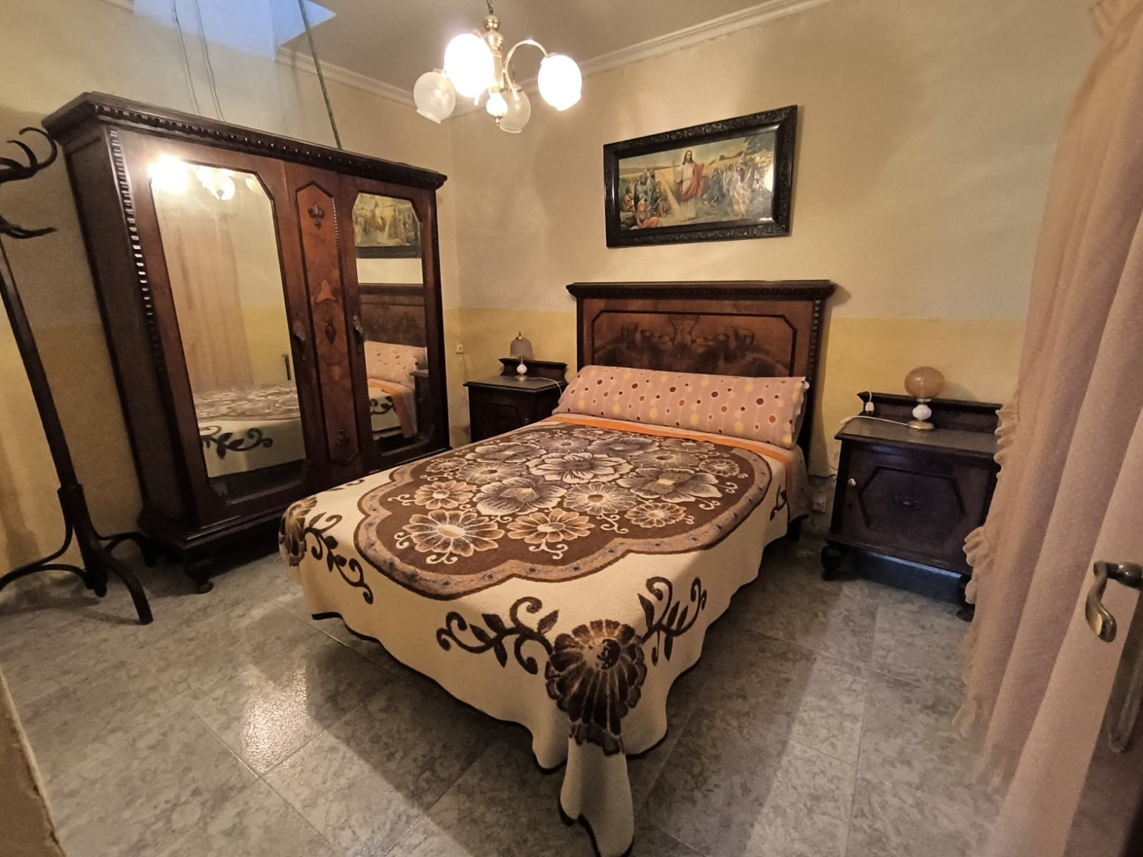 6 Bed, 2 Bath, HouseFor Sale, Yecla, Murcia