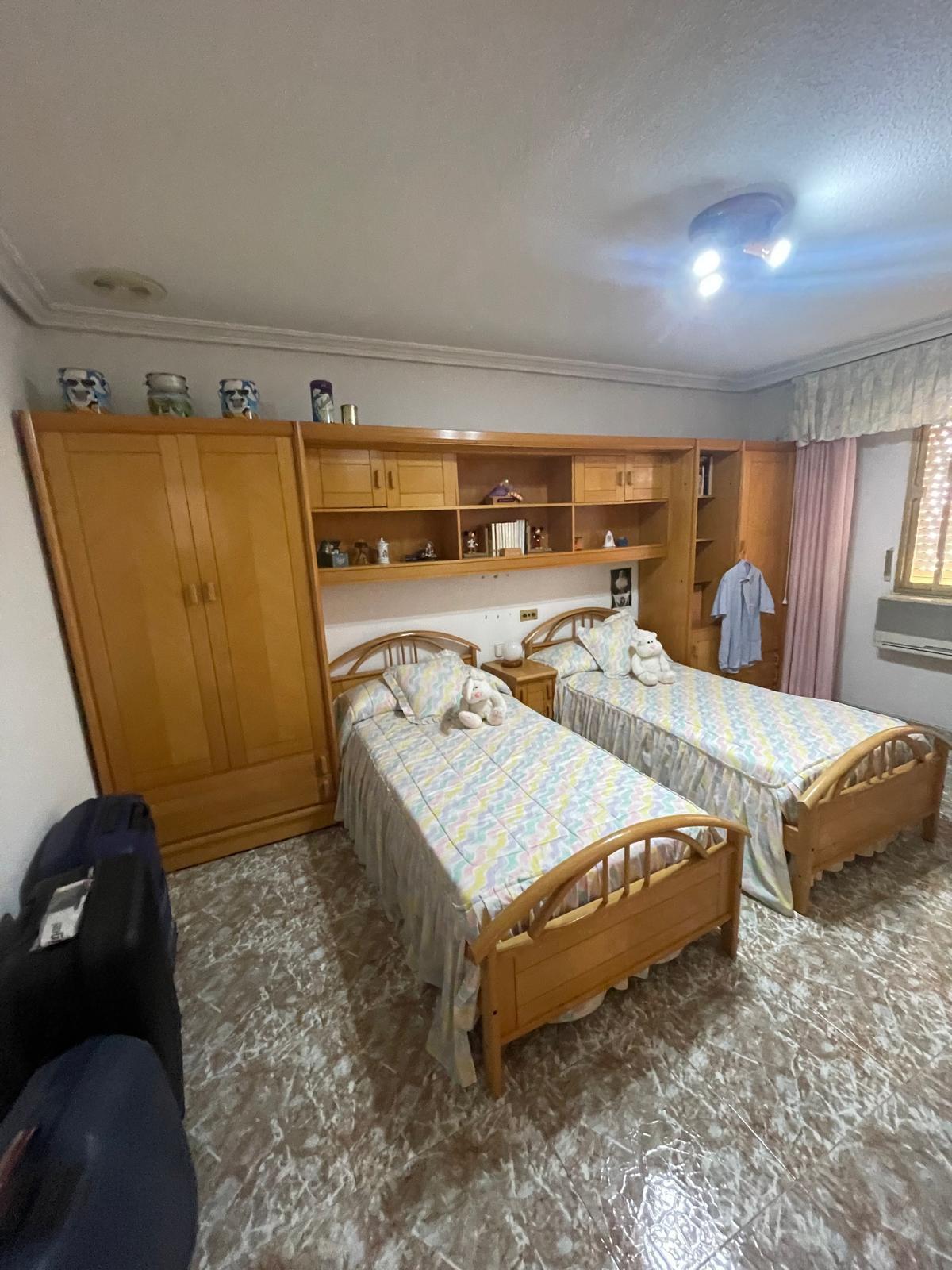 4 Bed, 2 Bath, ApartmentFor Sale, Torrevieja, Alicante