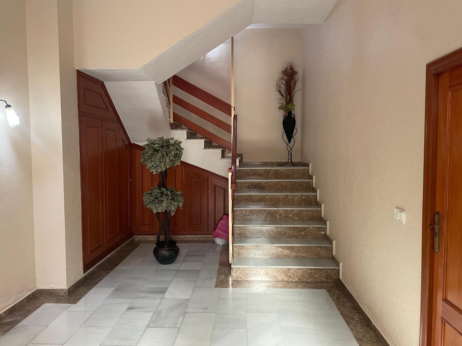 4 Bed, 2 Bath, ApartmentFor Sale, Torrevieja, Alicante