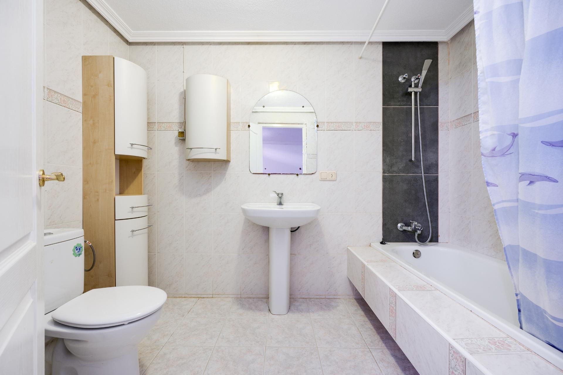 2 Bed, 1 Bath, HouseFor Sale, Torrevieja, Alicante