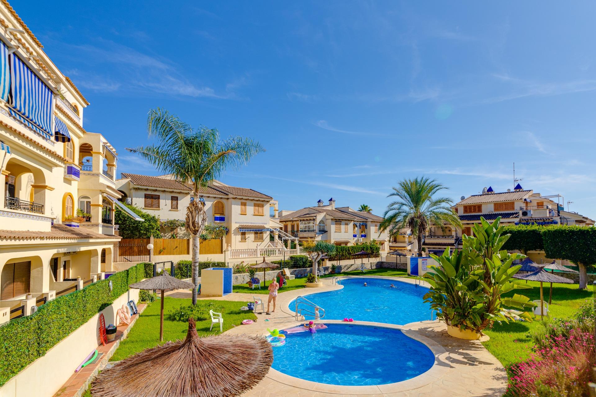 2 Bed, 1 Bath, HouseFor Sale, Torrevieja, Alicante