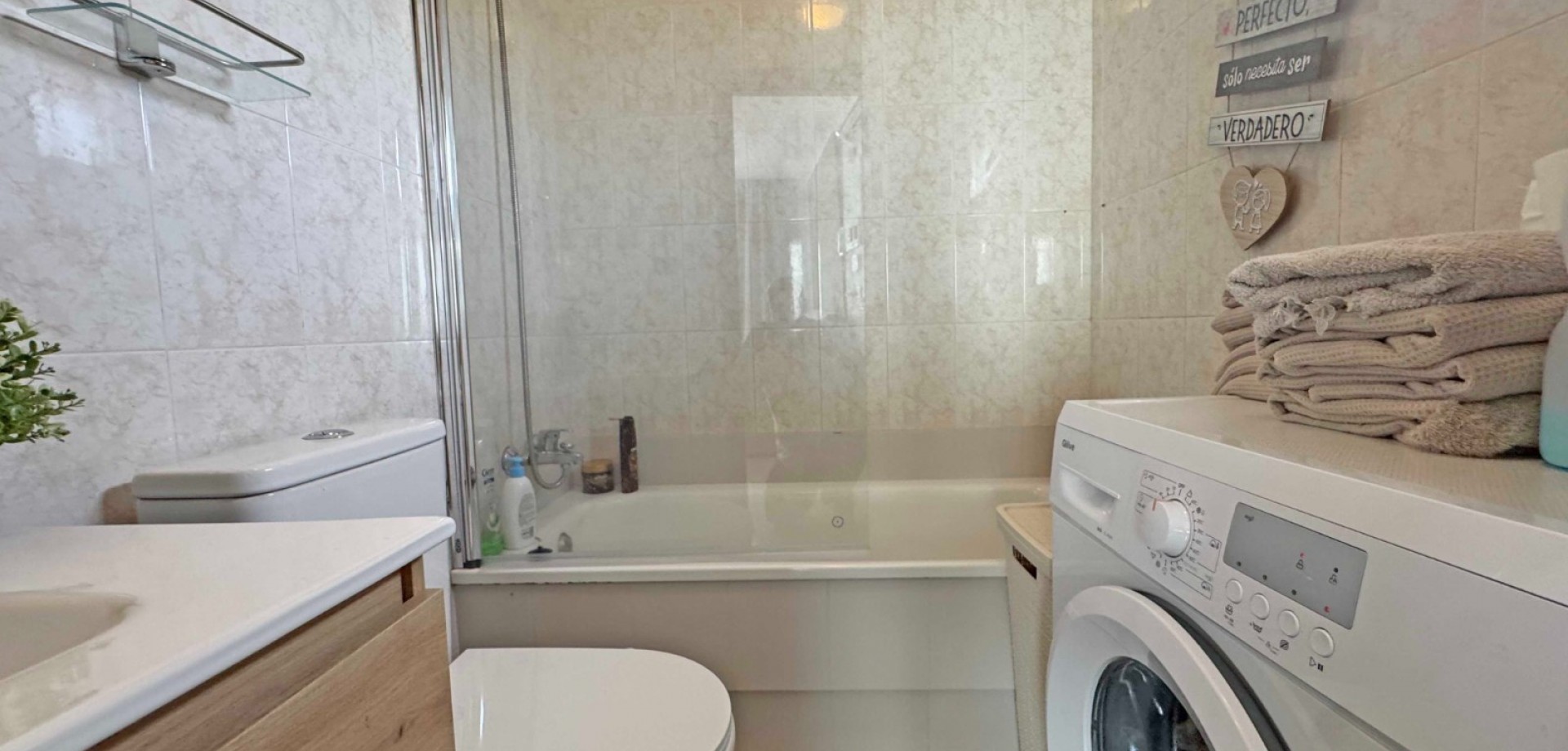 3 Bed, 1 Bath, ApartmentFor Sale, Torrevieja, Alicante