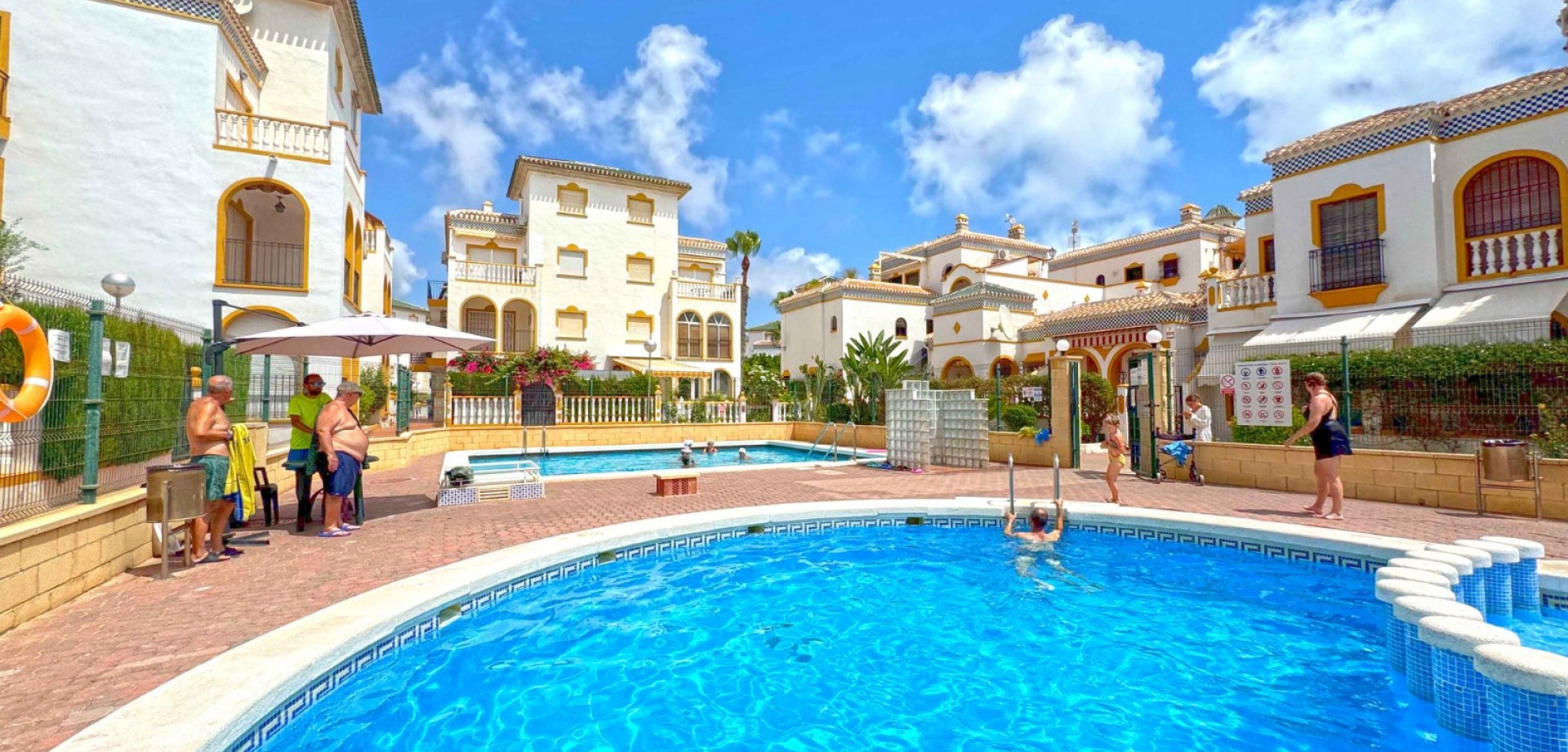 3 Bed, 1 Bath, ApartmentFor Sale, Torrevieja, Alicante