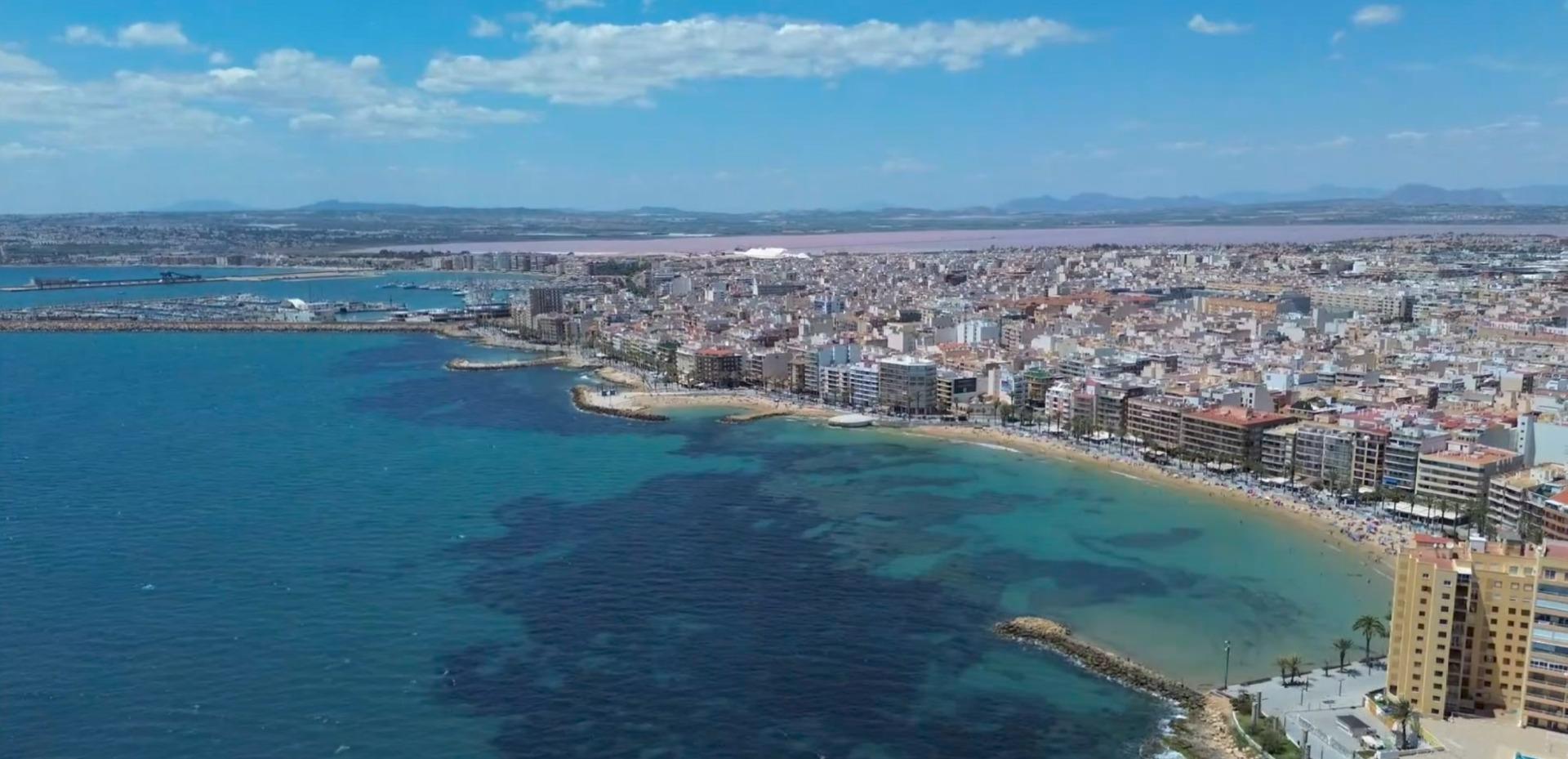2 Bed, 1 Bath, ApartmentFor Sale, Torrevieja, Alicante