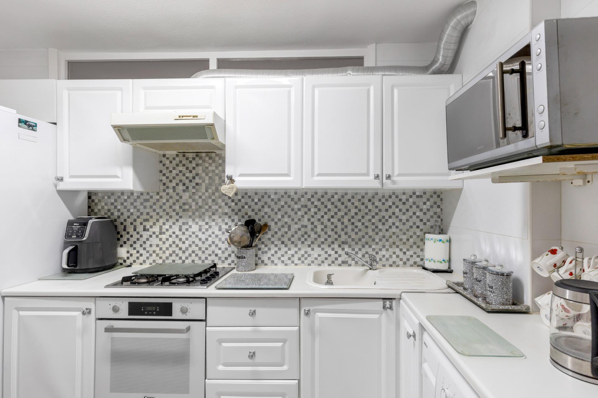 2 Bed, 1 Bath, ApartmentFor Sale, Torrevieja, Alicante