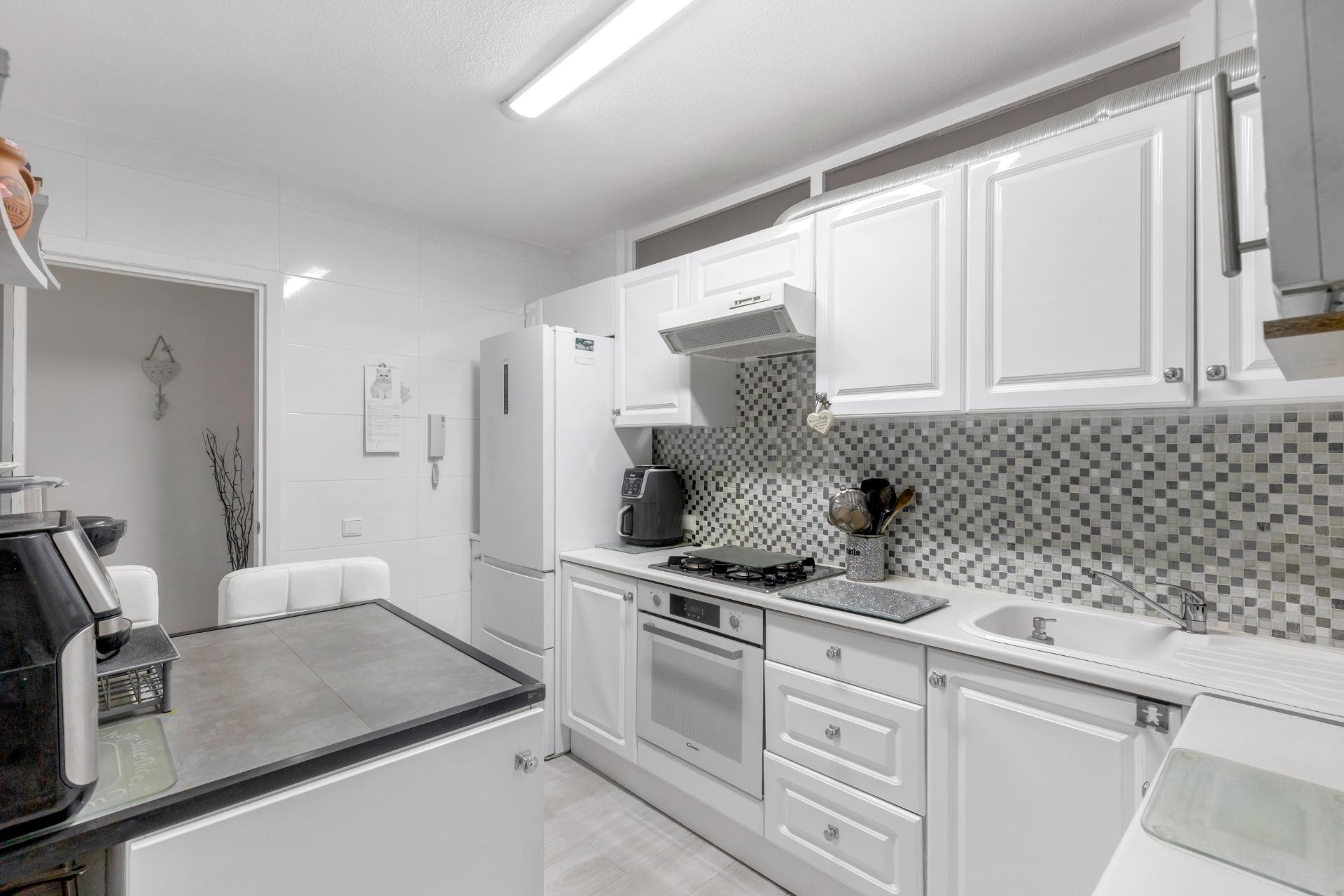 2 Bed, 1 Bath, ApartmentFor Sale, Torrevieja, Alicante