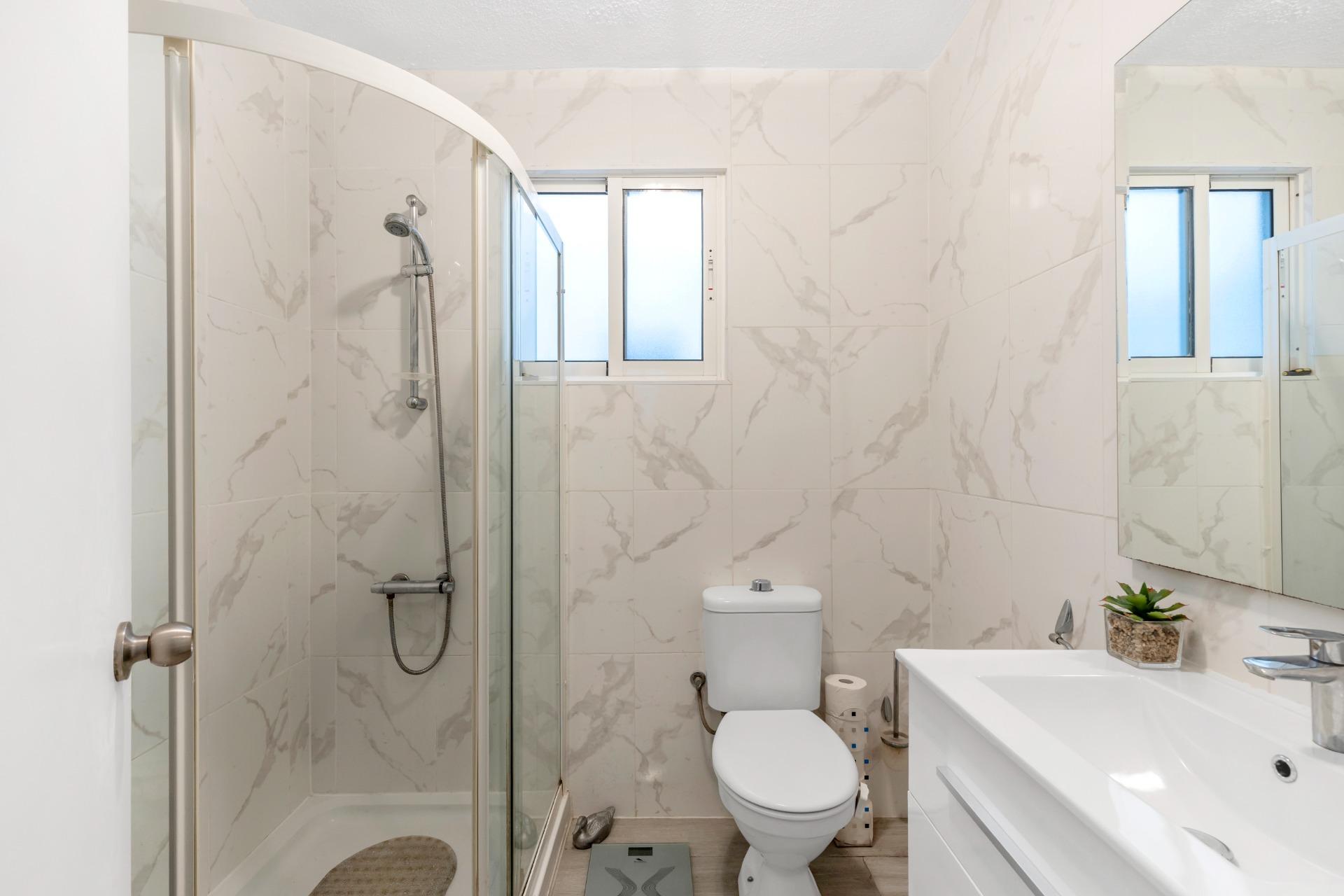 2 Bed, 1 Bath, ApartmentFor Sale, Torrevieja, Alicante