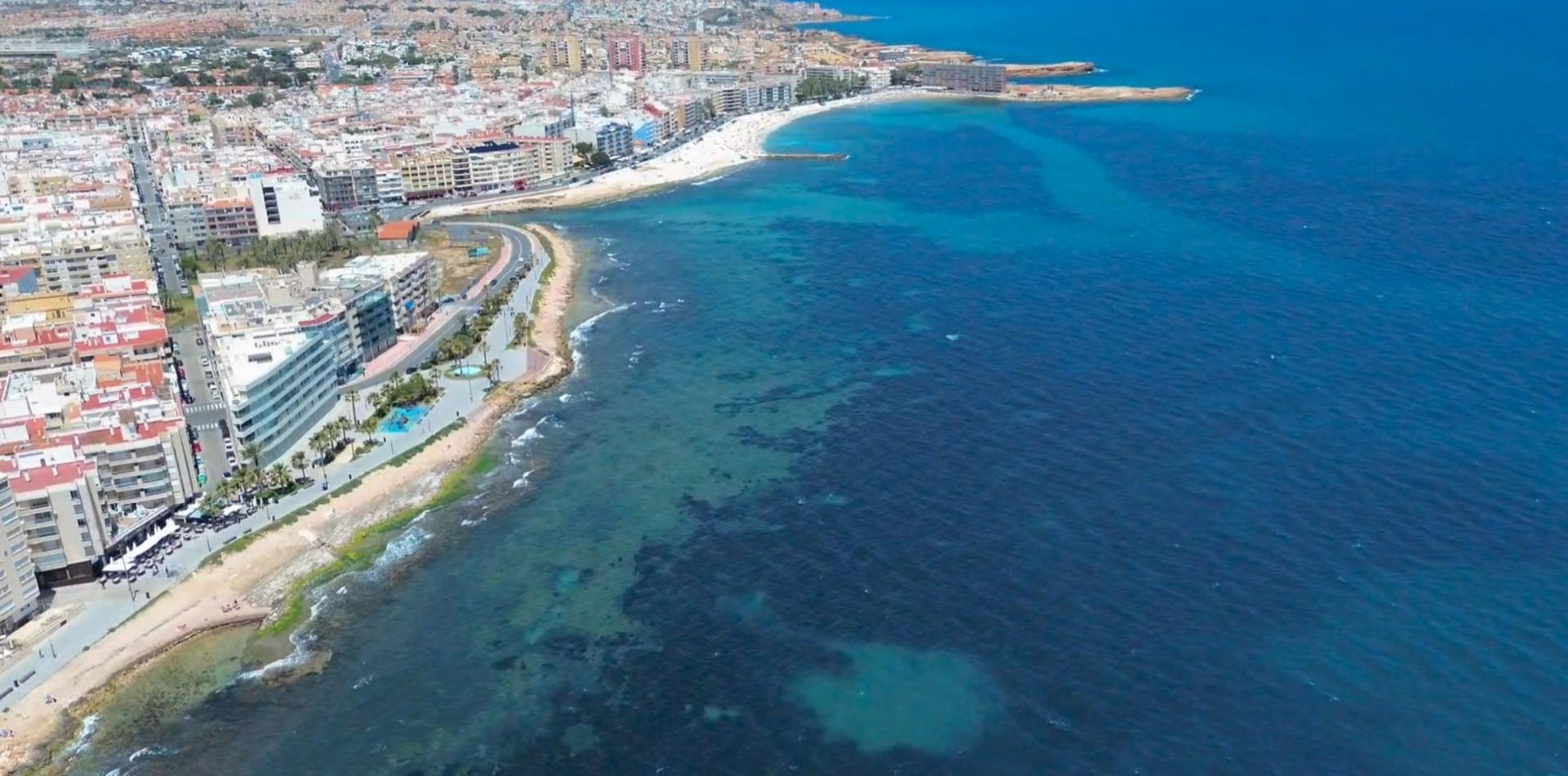 2 Bed, 1 Bath, ApartmentFor Sale, Torrevieja, Alicante