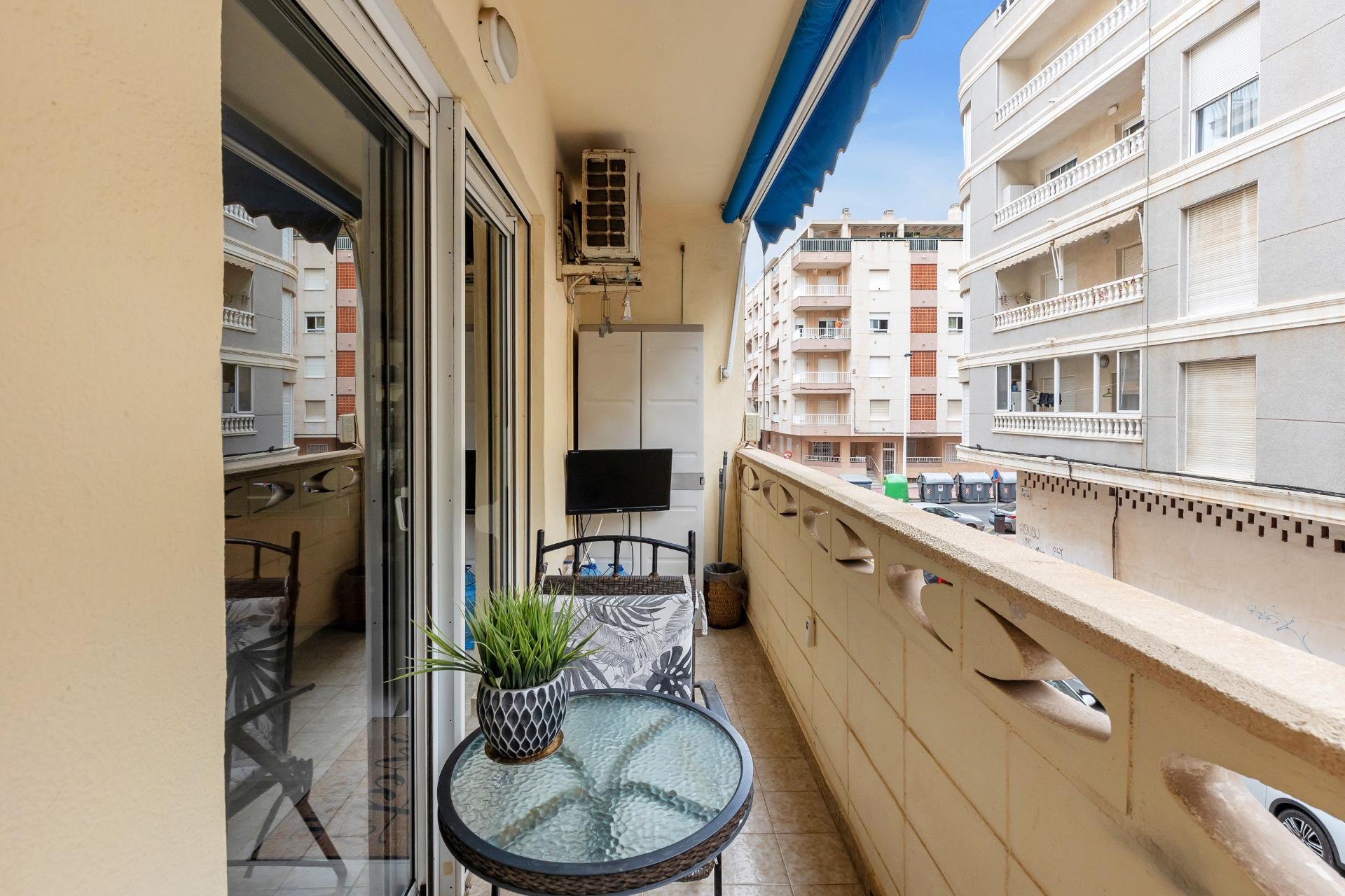 2 Bed, 1 Bath, ApartmentFor Sale, Torrevieja, Alicante