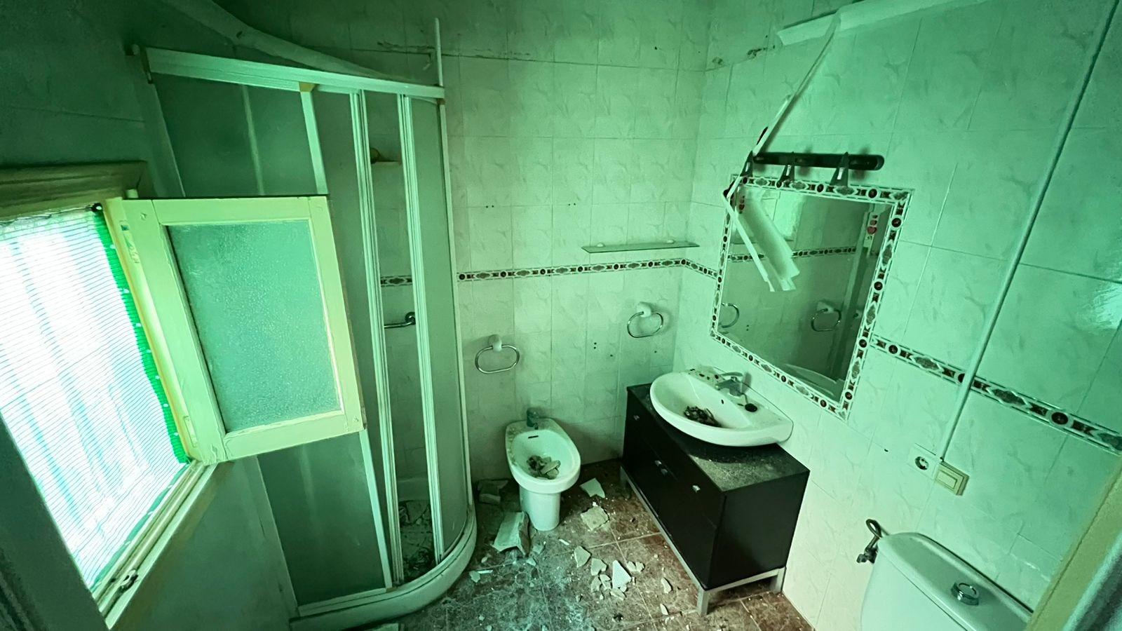 4 Bed, 1 Bath, ApartmentFor Sale, Torrevieja, Alicante