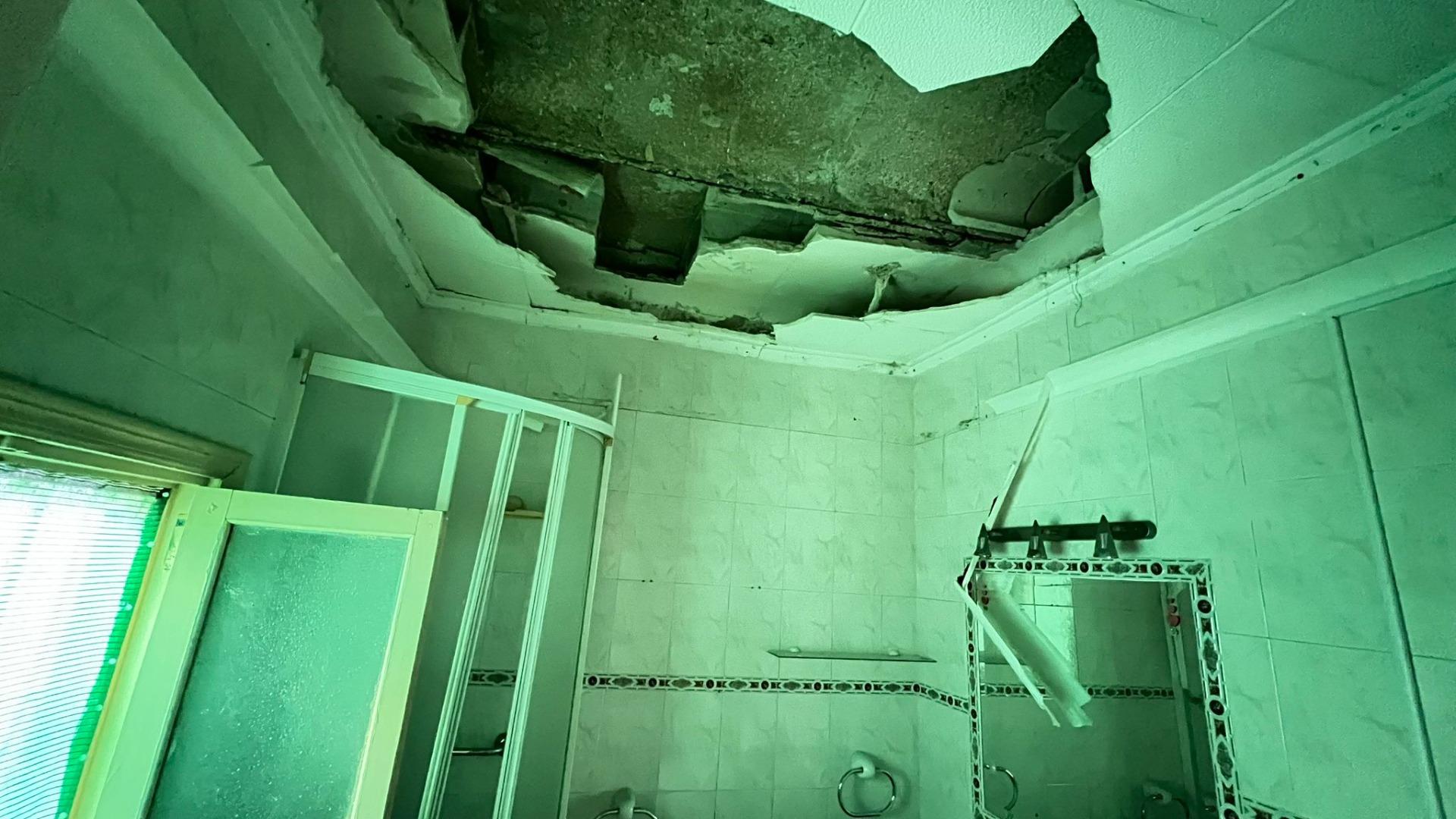 4 Bed, 1 Bath, ApartmentFor Sale, Torrevieja, Alicante