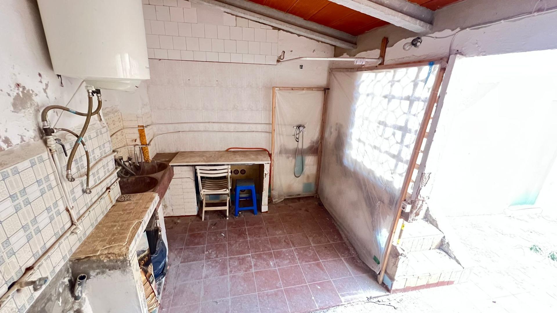 4 Bed, 1 Bath, ApartmentFor Sale, Torrevieja, Alicante