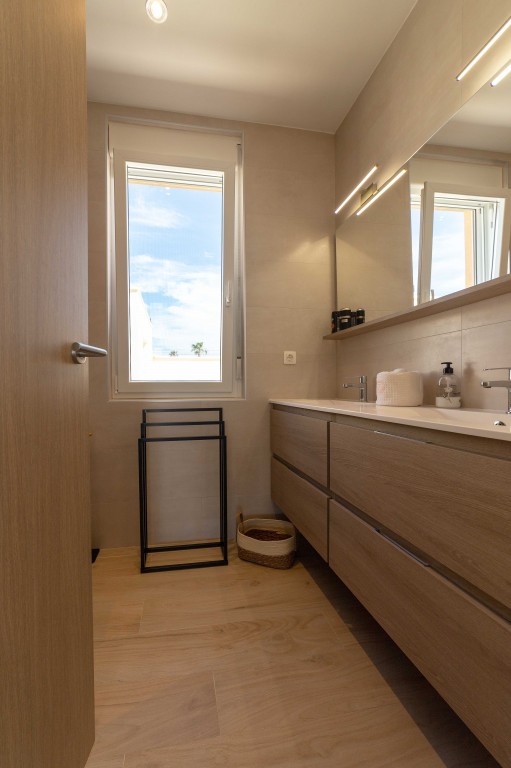 4 Bed, 2 Bath, HouseFor Sale, Torrevieja, Alicante