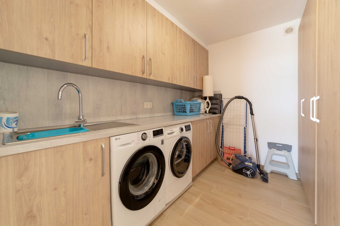 4 Bed, 2 Bath, HouseFor Sale, Torrevieja, Alicante