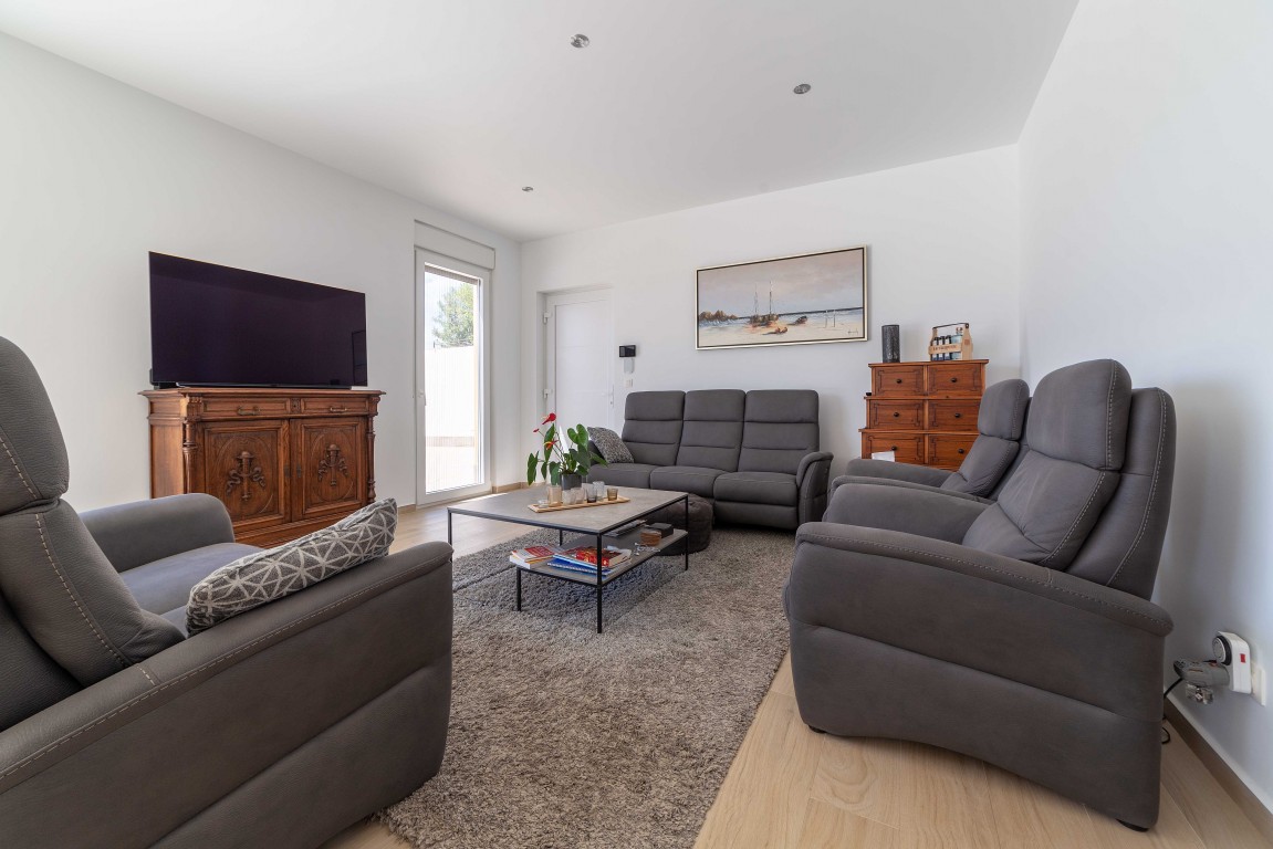 4 Bed, 2 Bath, HouseFor Sale, Torrevieja, Alicante