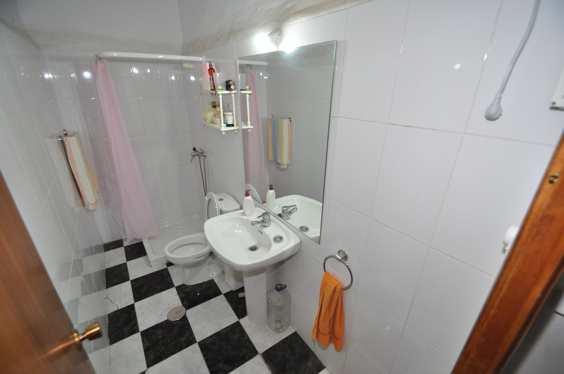 7 Bed, 1 Bath, HouseFor Sale, Pinoso, Alicante