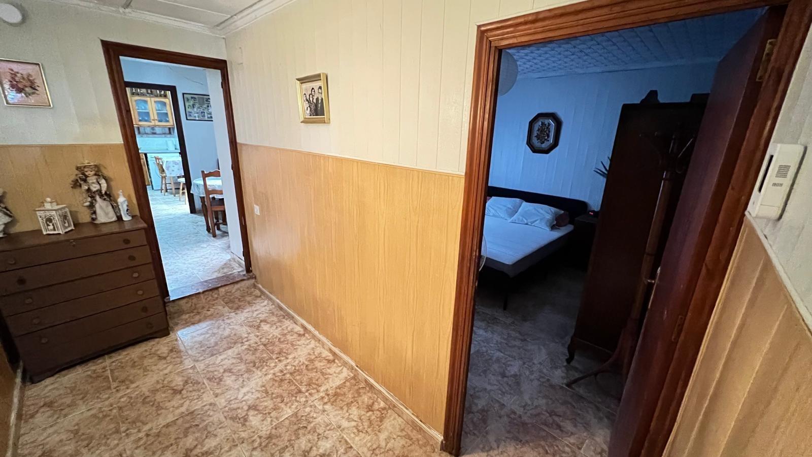 4 Bed, 1 Bath, ApartmentFor Sale, Torrevieja, Alicante