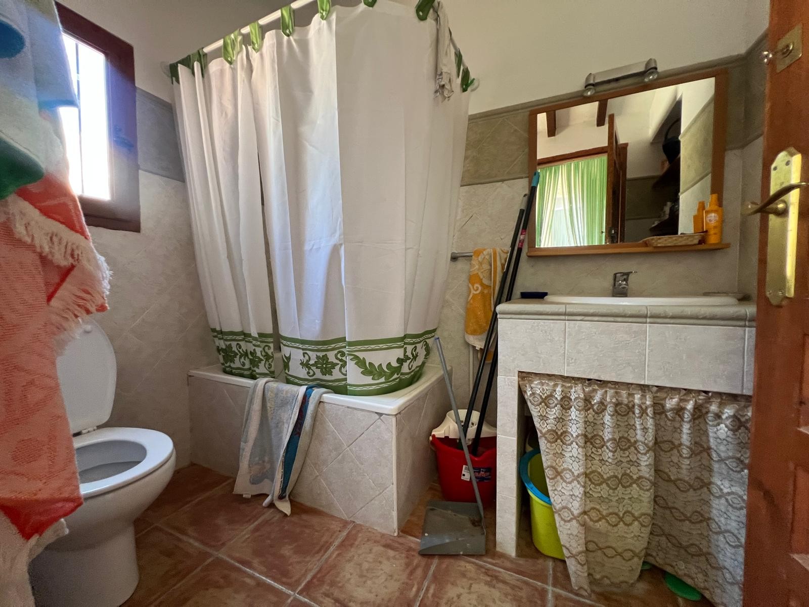 5 Bed, 2 Bath, HouseFor Sale, Pinoso, Alicante