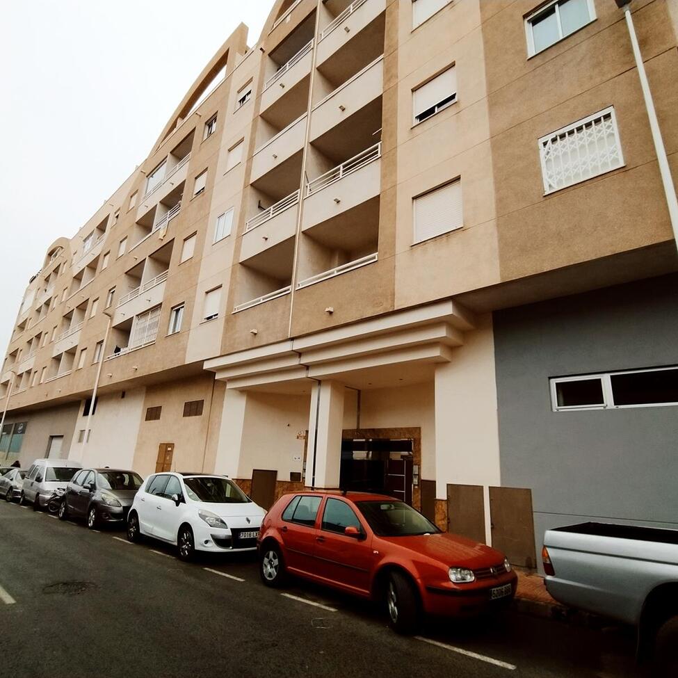 2 Bed, 1 Bath, ApartmentFor Sale, Torrevieja, Alicante
