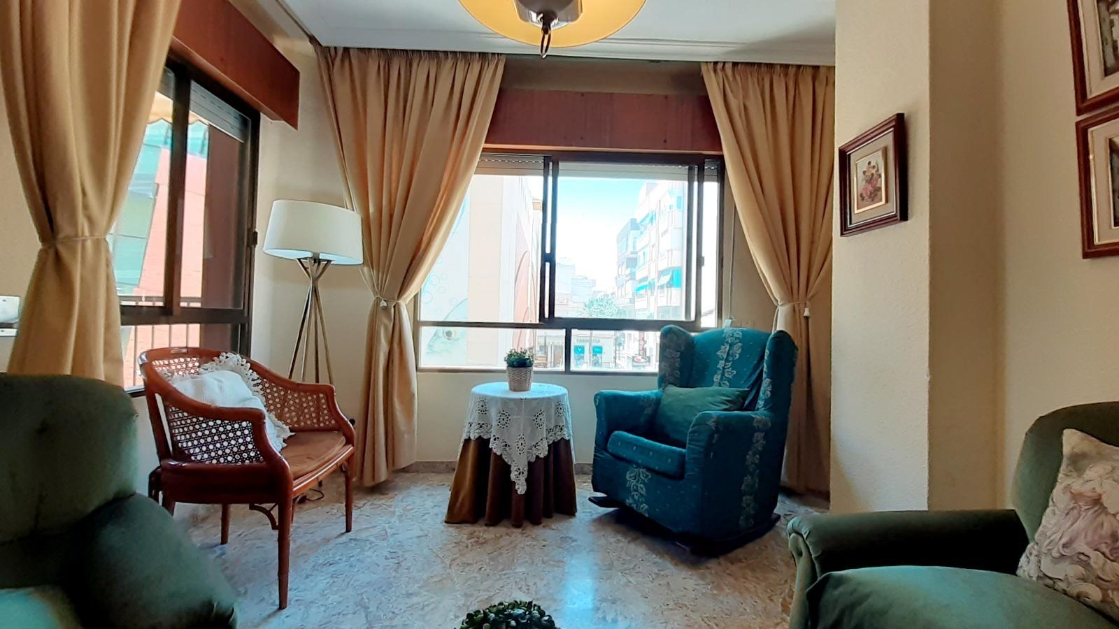 4 Bed, 2 Bath, ApartmentFor Sale, Torrevieja, Alicante