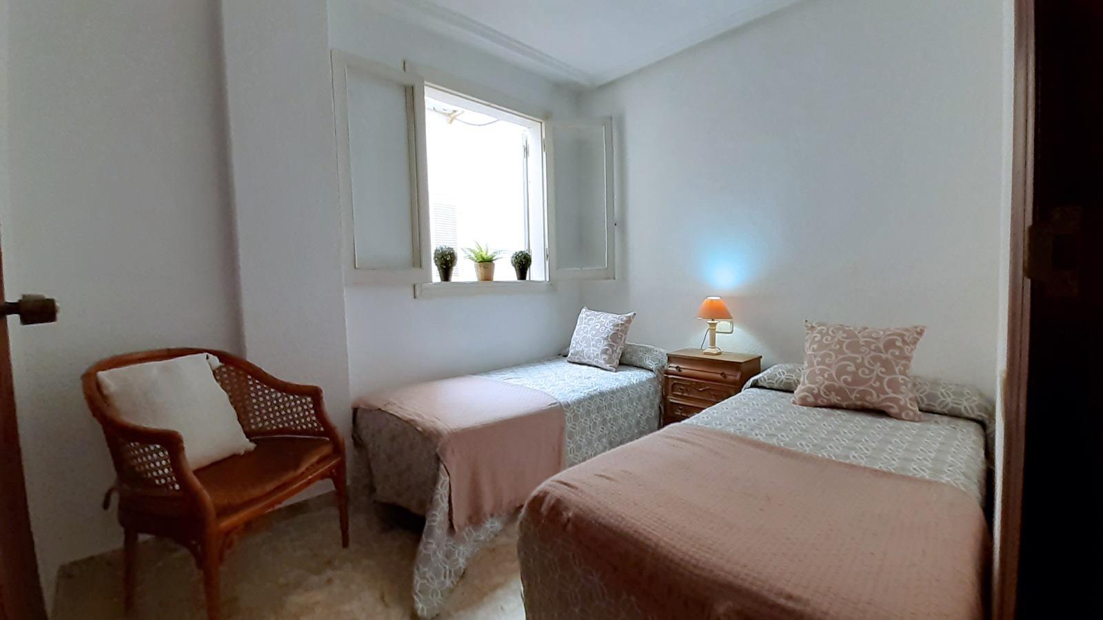 4 Bed, 2 Bath, ApartmentFor Sale, Torrevieja, Alicante