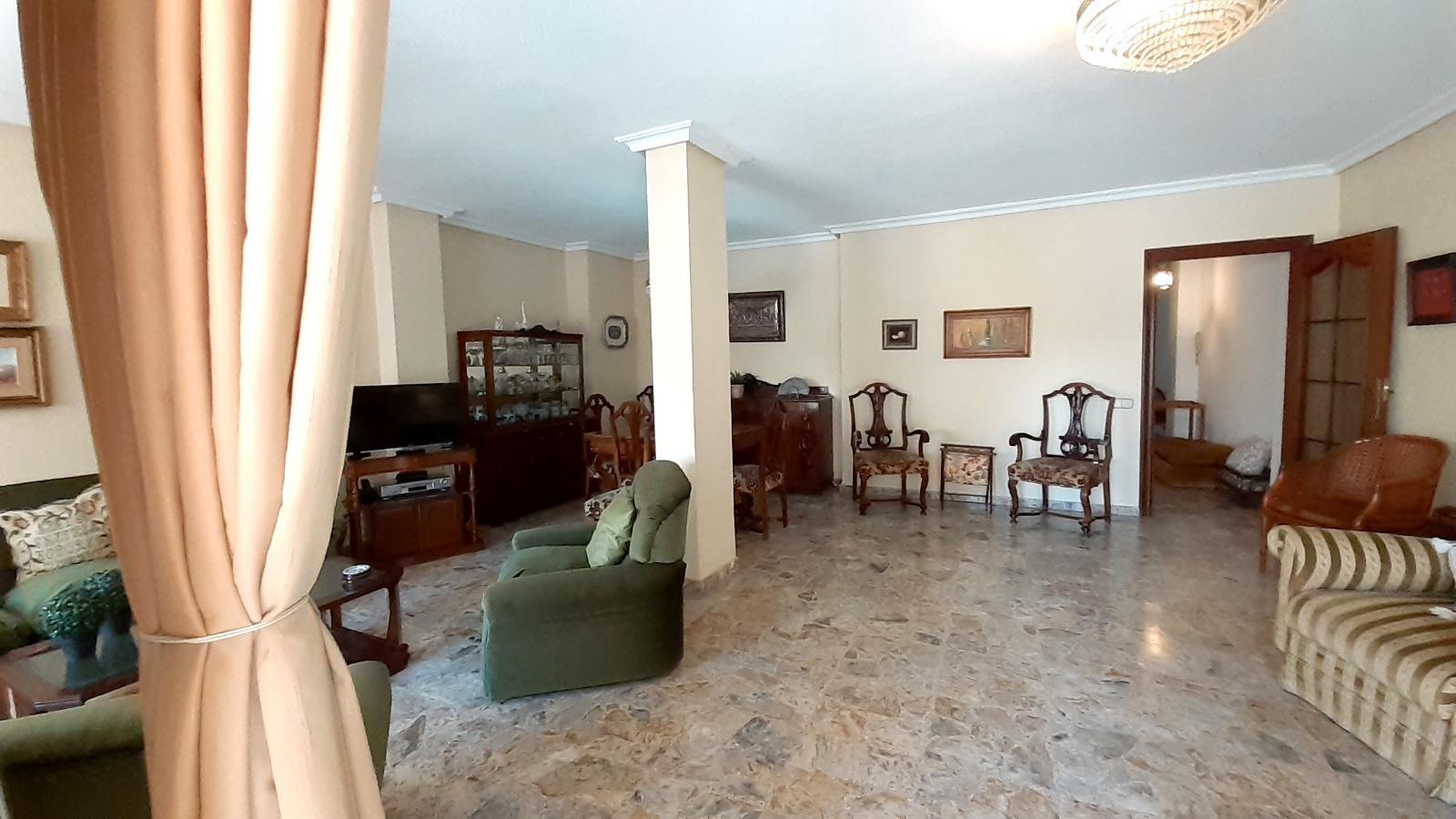 4 Bed, 2 Bath, ApartmentFor Sale, Torrevieja, Alicante