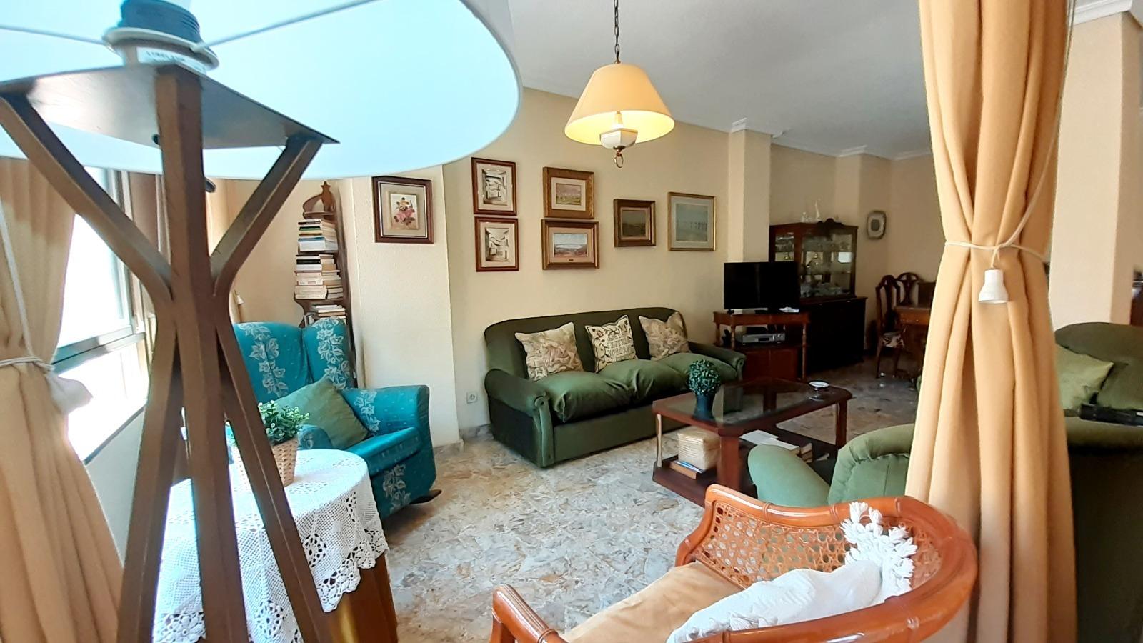 4 Bed, 2 Bath, ApartmentFor Sale, Torrevieja, Alicante