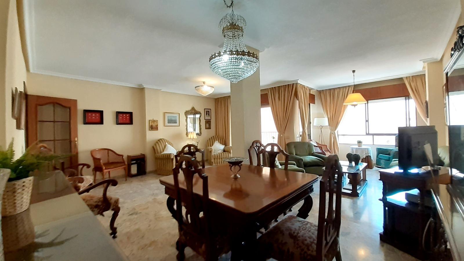 4 Bed, 2 Bath, ApartmentFor Sale, Torrevieja, Alicante