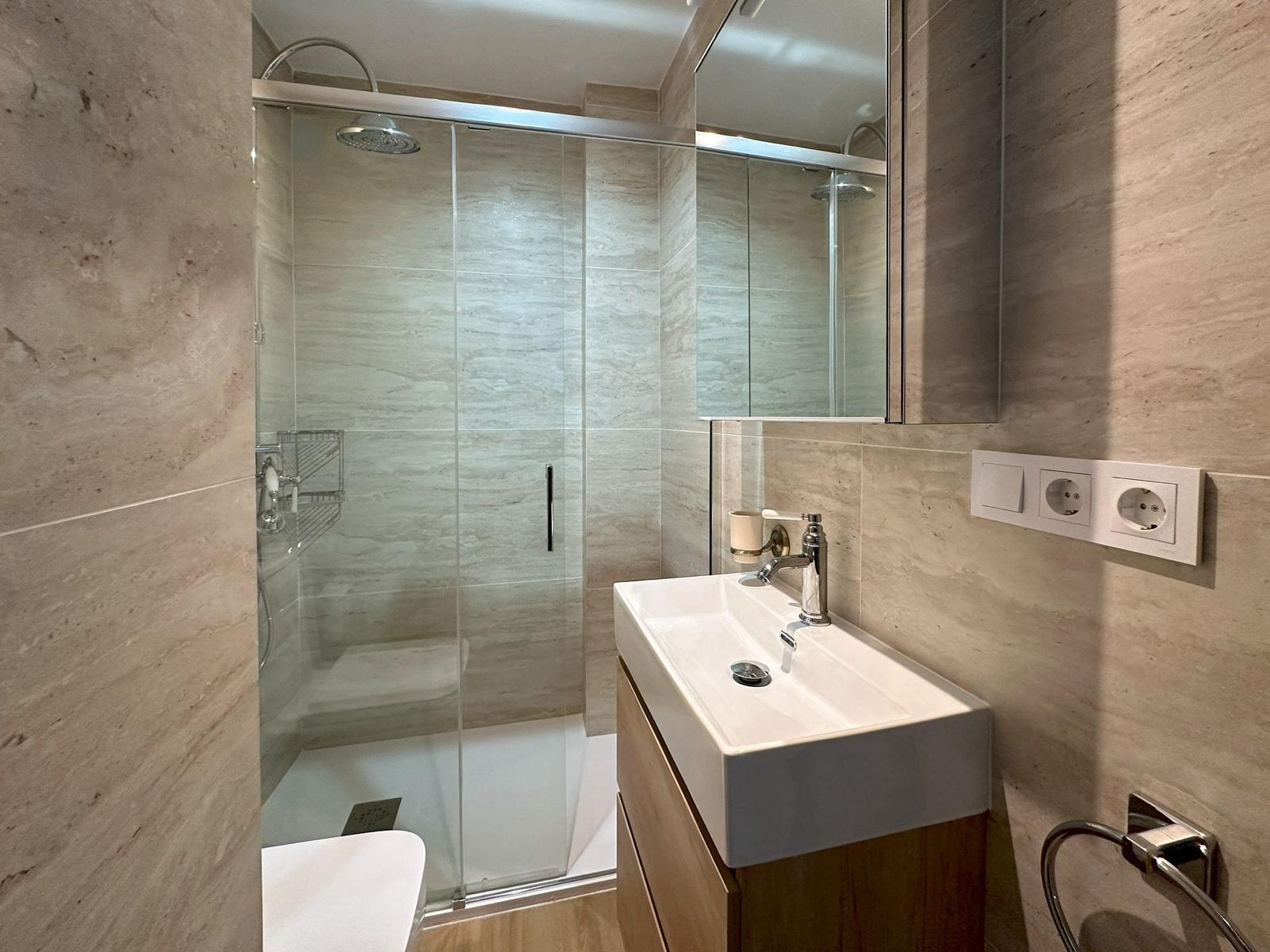 4 Bed, 2 Bath, ApartmentFor Sale, Torrevieja, Alicante