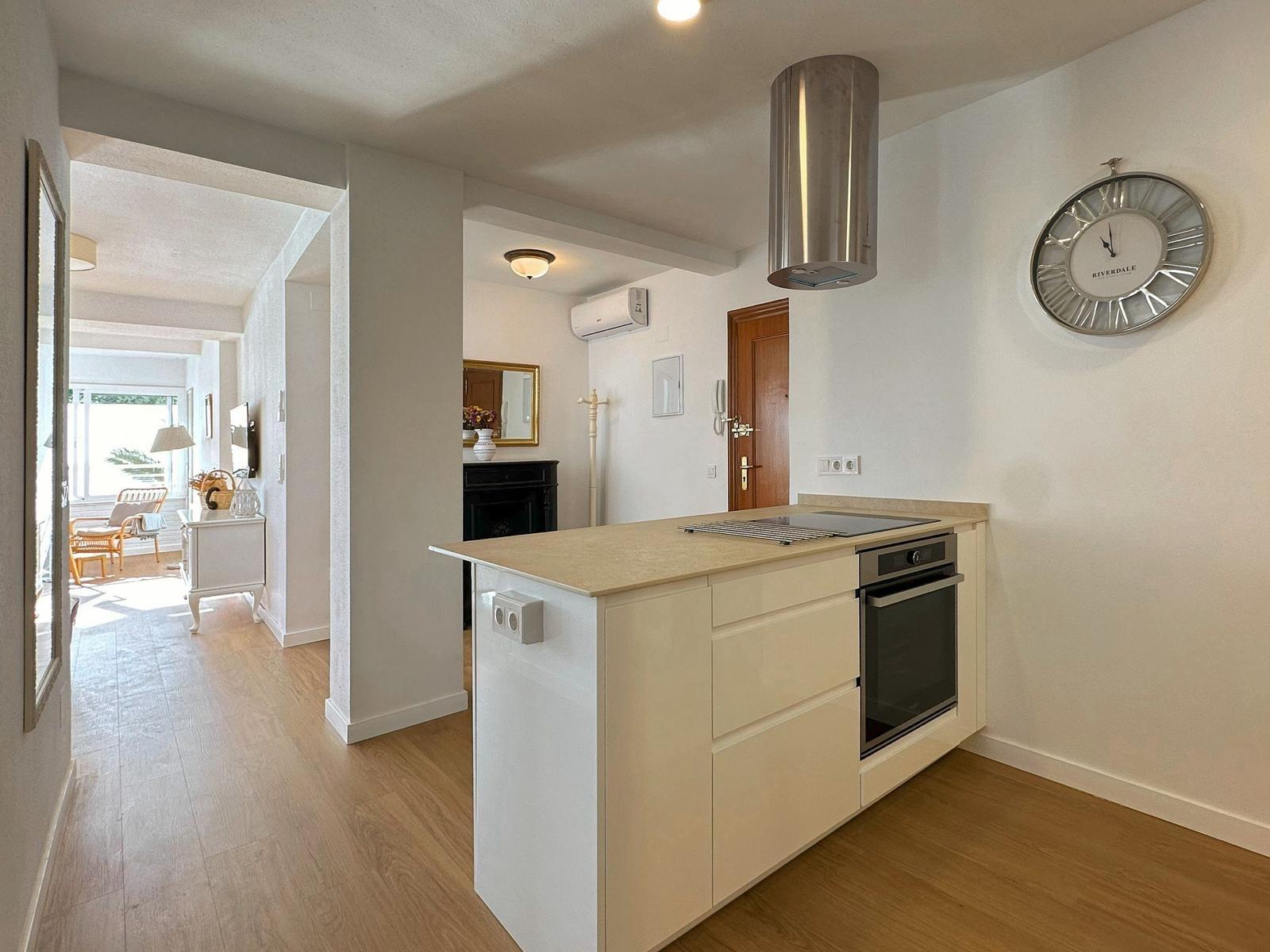 4 Bed, 2 Bath, ApartmentFor Sale, Torrevieja, Alicante