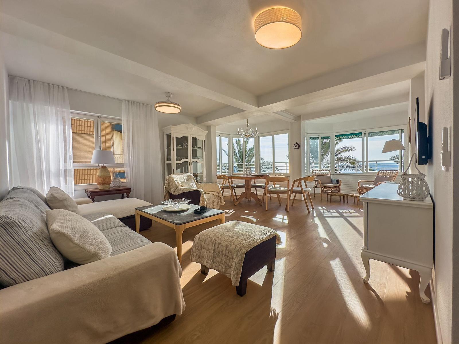 4 Bed, 2 Bath, ApartmentFor Sale, Torrevieja, Alicante