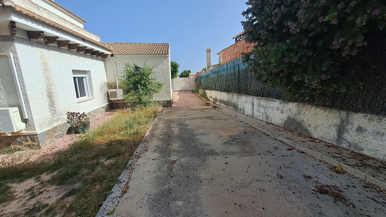 5 Bed, 2 Bath, HouseFor Sale, Villamartin, Alicante