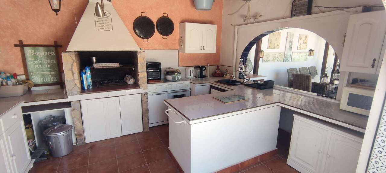 4 Bed, 3 Bath, HouseFor Sale, Sax, Alicante