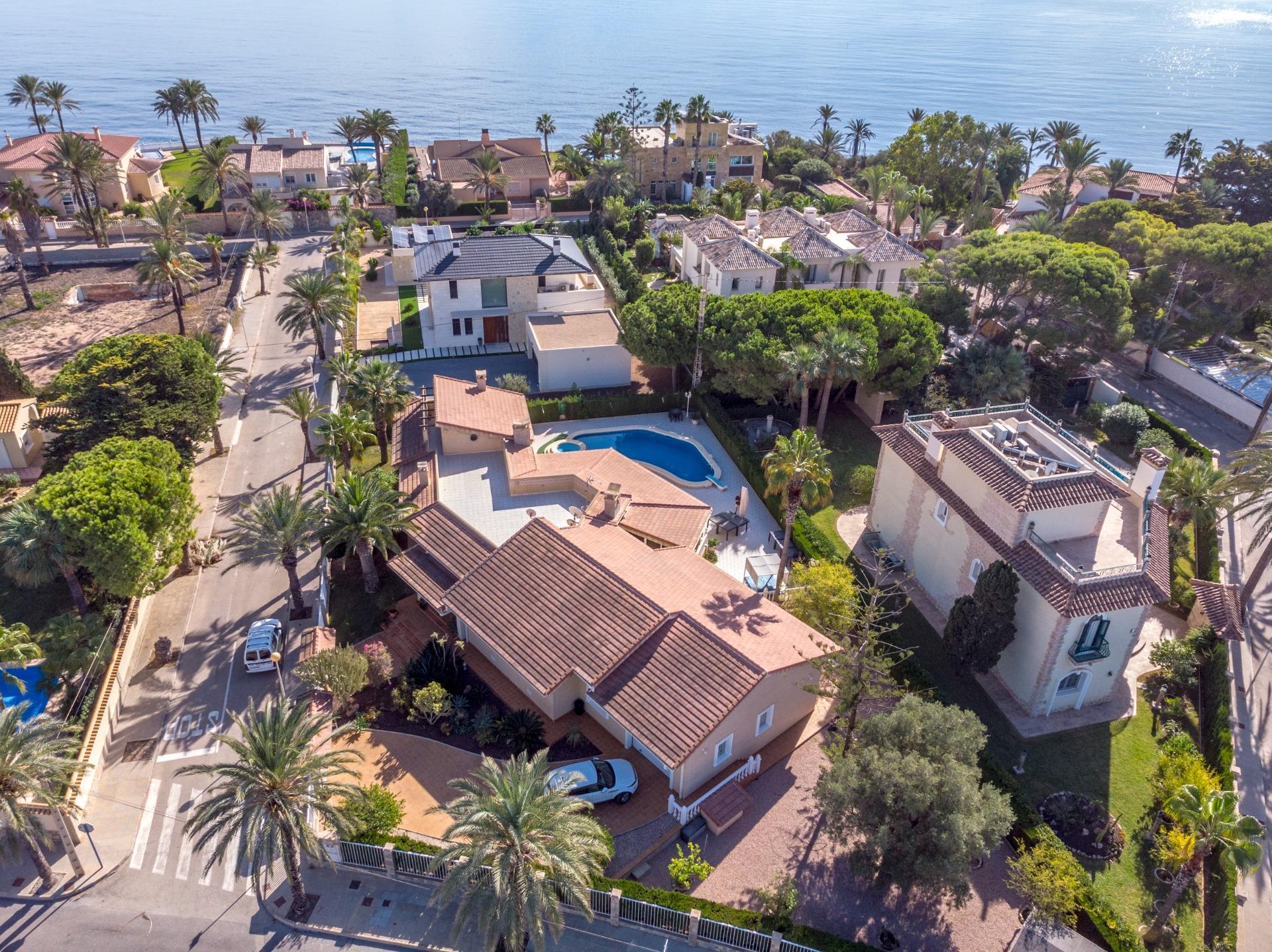 3 Bed, 4 Bath, HouseFor Sale, Cabo Roig, Alicante