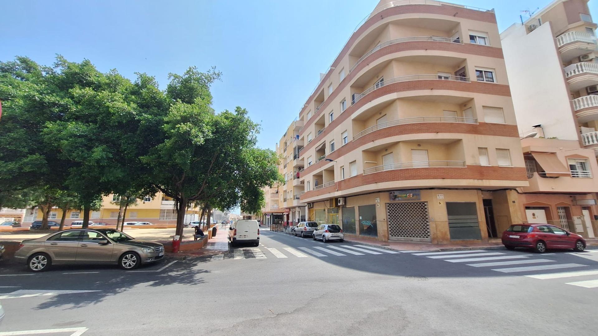 2 Bed, 1 Bath, ApartmentFor Sale, Torrevieja, Alicante