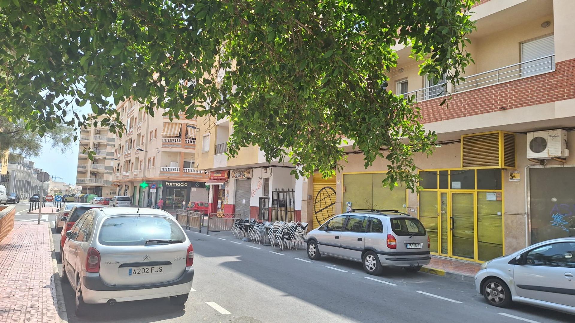 2 Bed, 1 Bath, ApartmentFor Sale, Torrevieja, Alicante