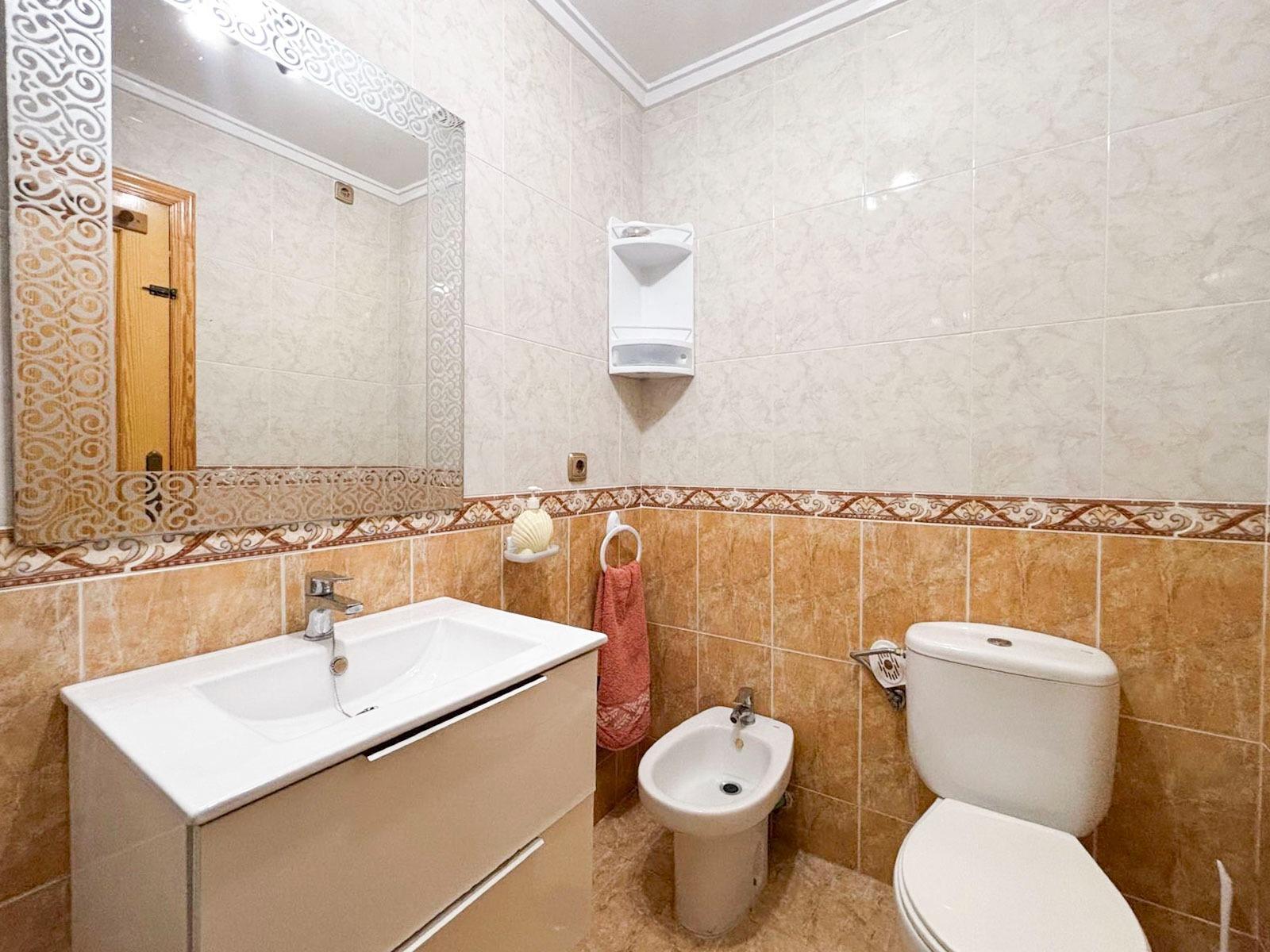 2 Bed, 1 Bath, ApartmentFor Sale, Torrevieja, Alicante