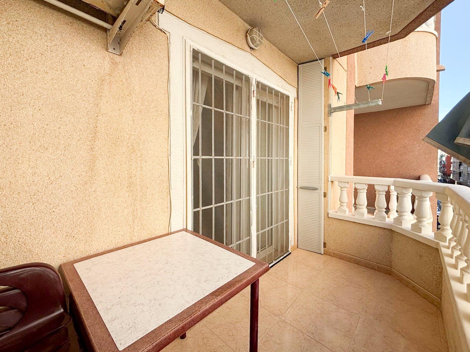 2 Bed, 1 Bath, ApartmentFor Sale, Torrevieja, Alicante