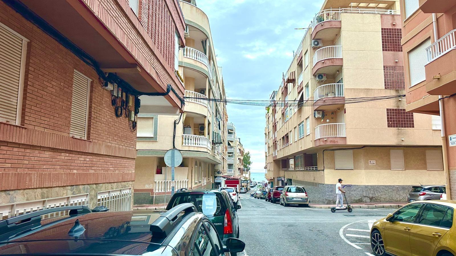 3 Bed, 1 Bath, ApartmentFor Sale, Torrevieja, Alicante