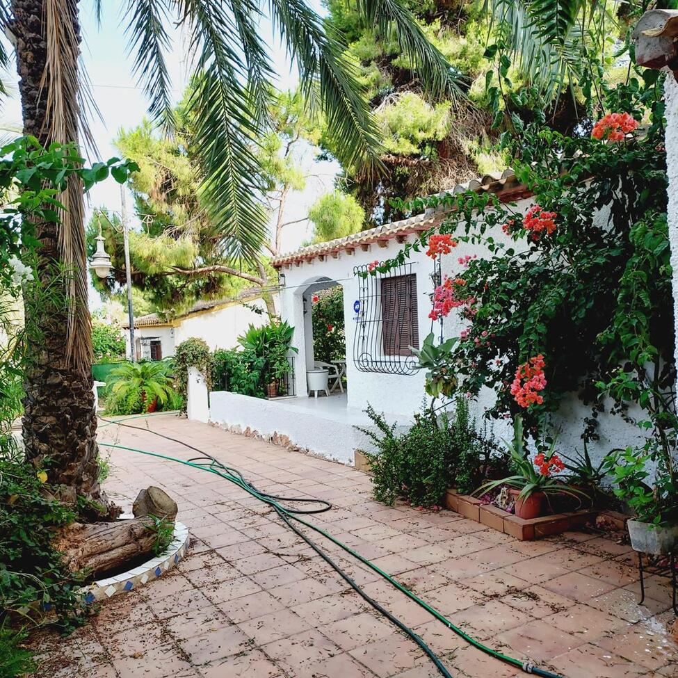 4 Bed, 2 Bath, HouseFor Sale, Orihuela Costa, Alicante