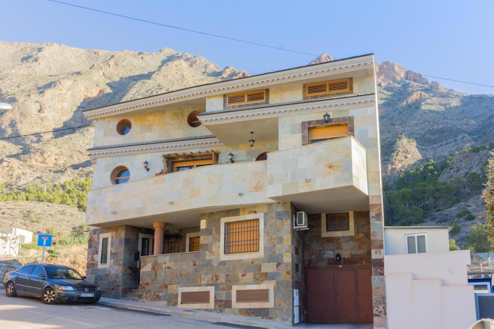 8 Bed, 4 Bath, HouseFor Sale, Redovan, Alicante 8 Bed, 4 Bath, HouseFor Sale, Redovan, Alicante
