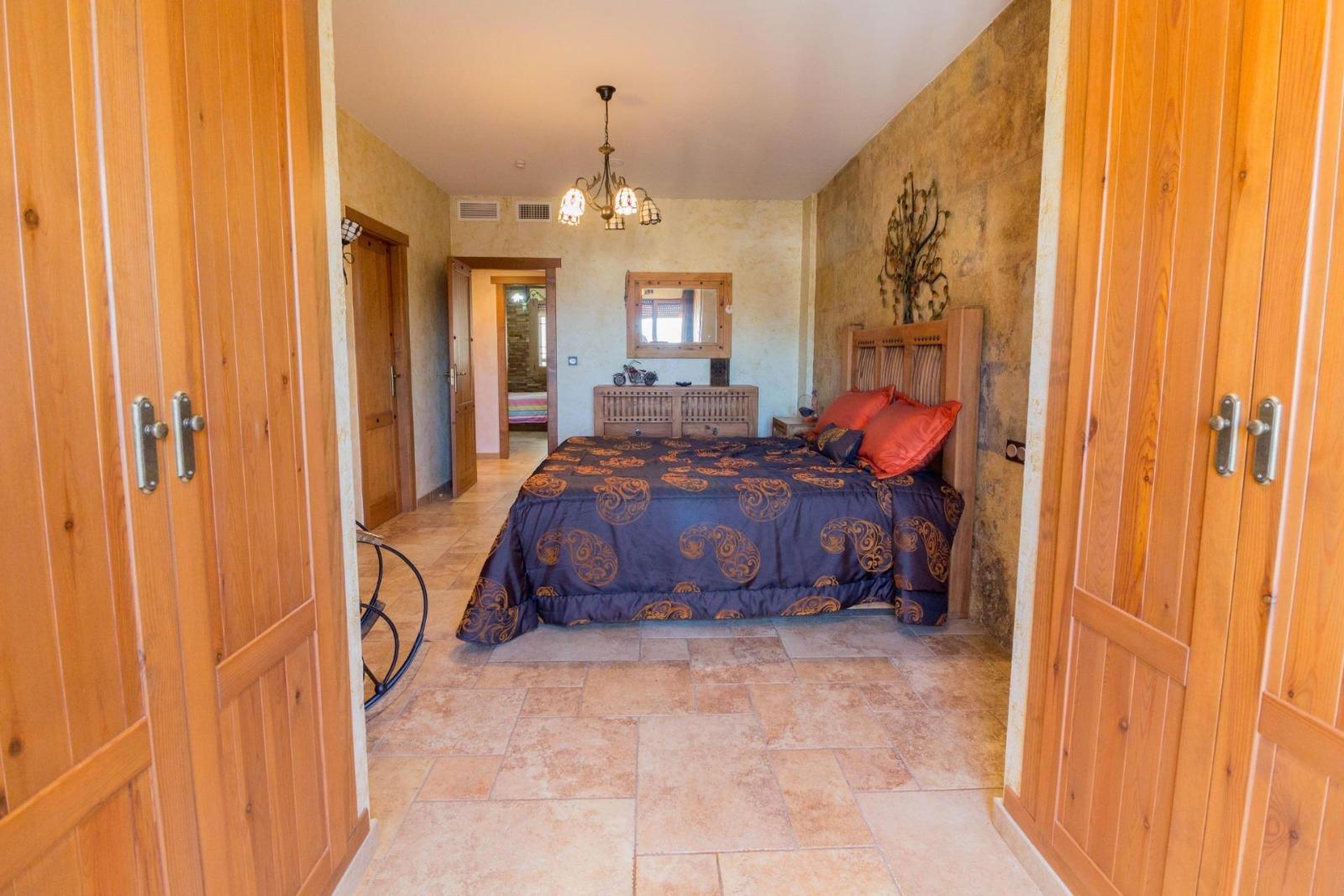 8 Bed, 4 Bath, HouseFor Sale, Redovan, Alicante 8 Bed, 4 Bath, HouseFor Sale, Redovan, Alicante