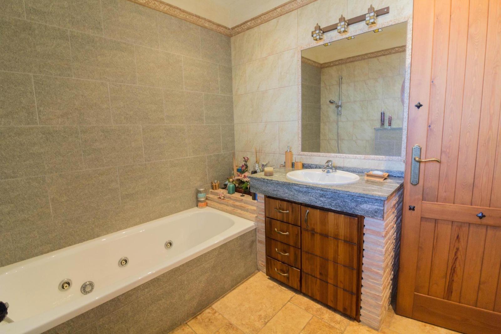 8 Bed, 4 Bath, HouseFor Sale, Redovan, Alicante 8 Bed, 4 Bath, HouseFor Sale, Redovan, Alicante