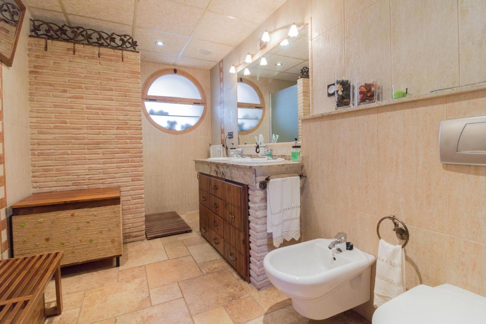 8 Bed, 4 Bath, HouseFor Sale, Redovan, Alicante 8 Bed, 4 Bath, HouseFor Sale, Redovan, Alicante