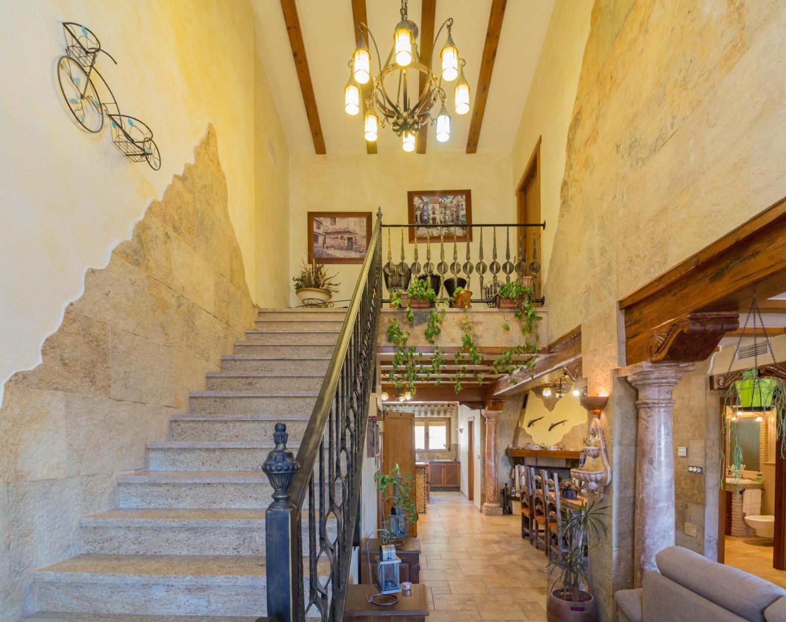 8 Bed, 4 Bath, HouseFor Sale, Redovan, Alicante 8 Bed, 4 Bath, HouseFor Sale, Redovan, Alicante