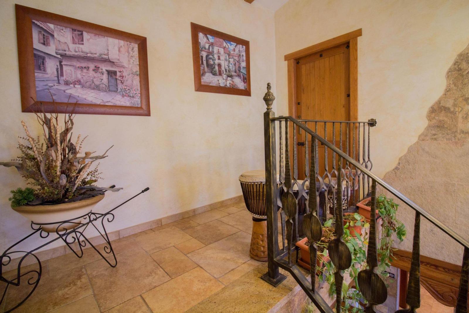 8 Bed, 4 Bath, HouseFor Sale, Redovan, Alicante 8 Bed, 4 Bath, HouseFor Sale, Redovan, Alicante