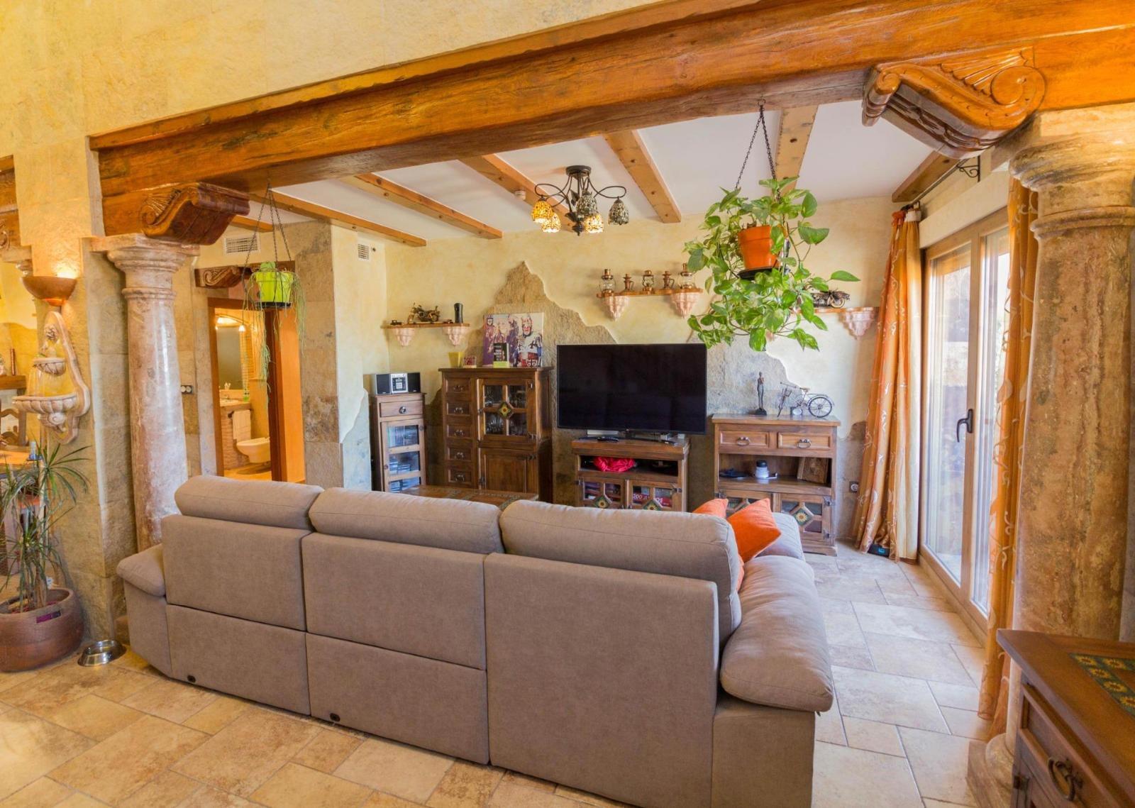 8 Bed, 4 Bath, HouseFor Sale, Redovan, Alicante 8 Bed, 4 Bath, HouseFor Sale, Redovan, Alicante