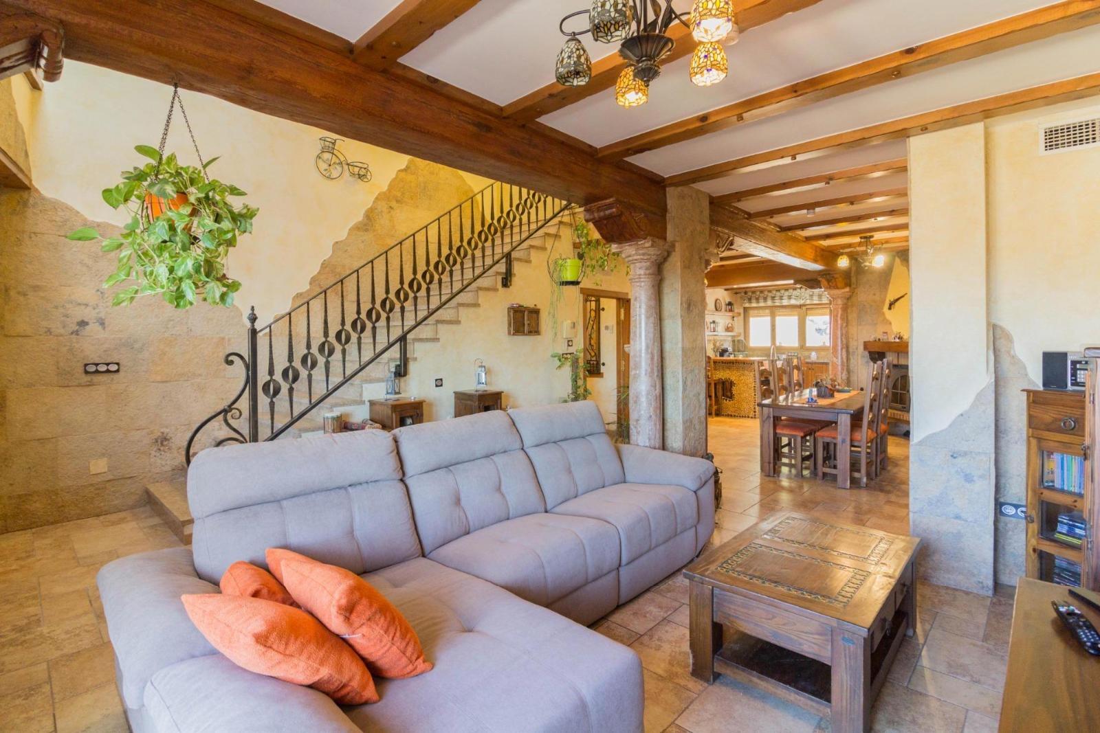 8 Bed, 4 Bath, HouseFor Sale, Redovan, Alicante 8 Bed, 4 Bath, HouseFor Sale, Redovan, Alicante