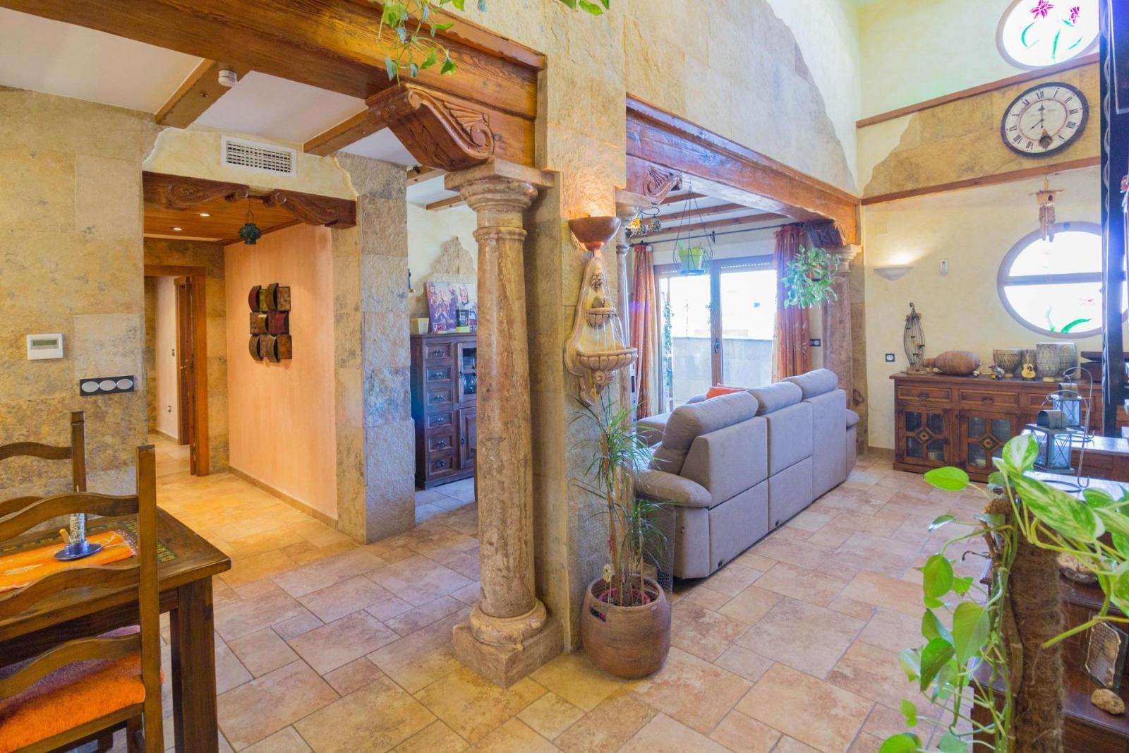 8 Bed, 4 Bath, HouseFor Sale, Redovan, Alicante 8 Bed, 4 Bath, HouseFor Sale, Redovan, Alicante